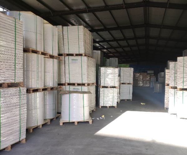 Хорошие новости из золотой бумаги